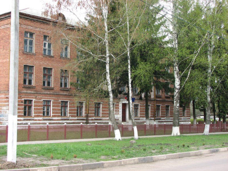 Весенний вид школы.